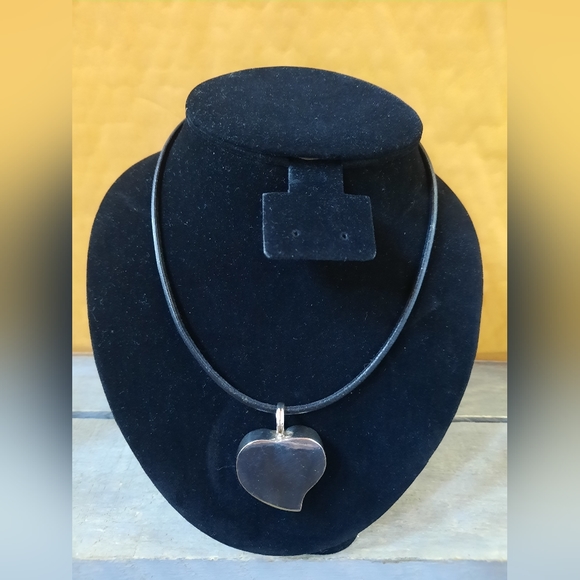 Vintage Sterling Silver 3D Heart Necklace - Picture 2 of 12